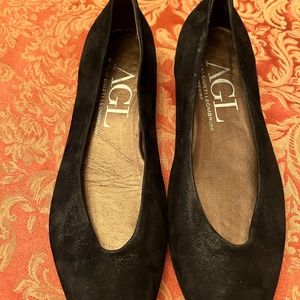 Attilio Giusti Leombruni AGL Suede Toe Flats Womans Size 40 Black Suede - Used b